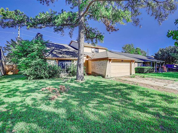 3rd image of 10826 Village Trail Drive