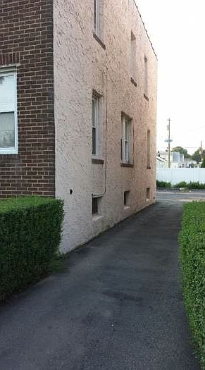 2nd image of 895 Pt Reading Ave