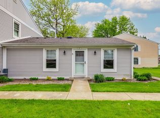 247 Sunset Ct #247, Vernon Hills, IL 60061