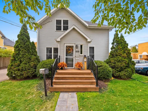 1209 N Drew St, Appleton, WI 54911