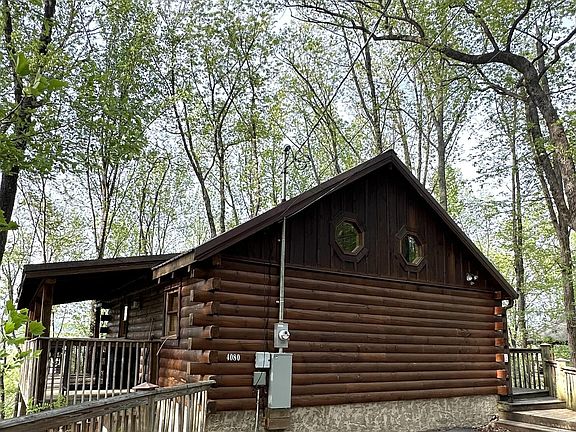 3rd image of 4080 Ole Smoky Way
