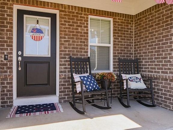 3rd image of 3703 Gilmore Pl
