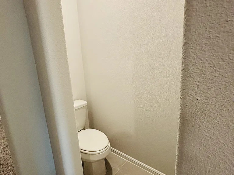 912 Santa Lucia Dr — Photo 30