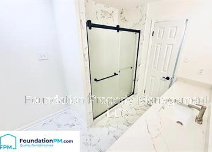 8712 Carrollwood Ln — Photo 23