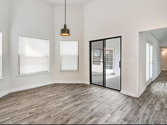 4th image of 677 Bluff Canyon Cir