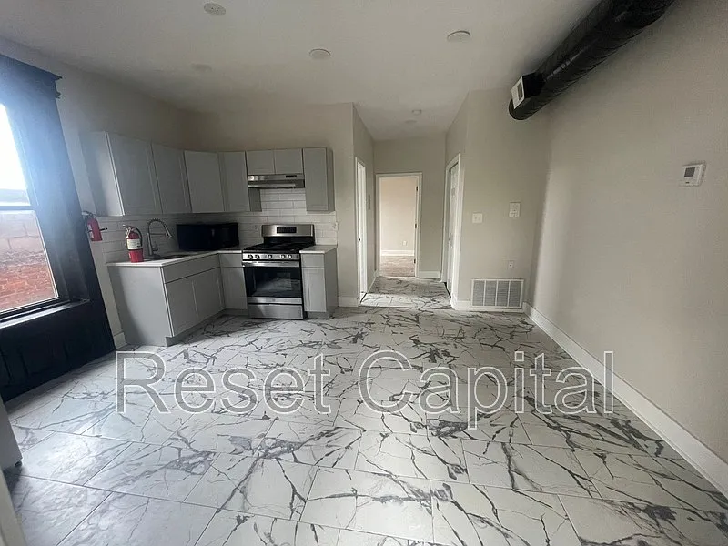 2 bed, 1.0 bath, 1000 sqft, $1,725 — Photo 4