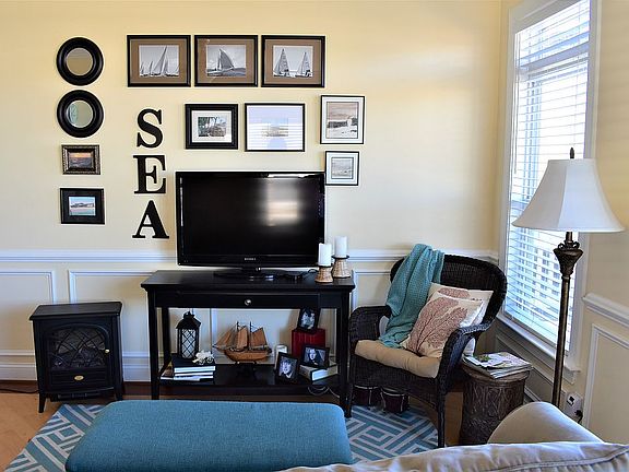 3rd image of 4004 Marina Townes Dr