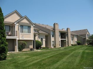 18122 Cheval Dr, Clinton Township, MI 48038