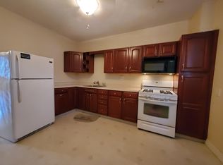 45 W 4th St, Bayonne, NJ 07002