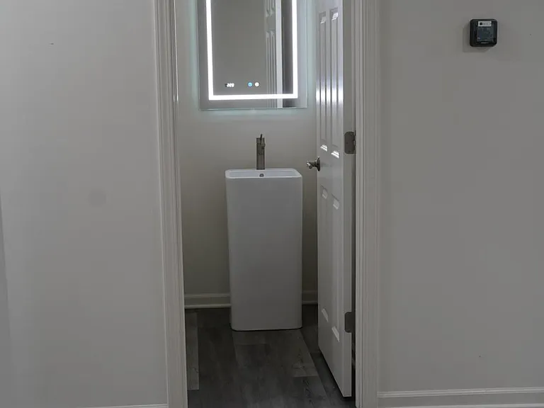 1423 Manning Ave — Photo 18