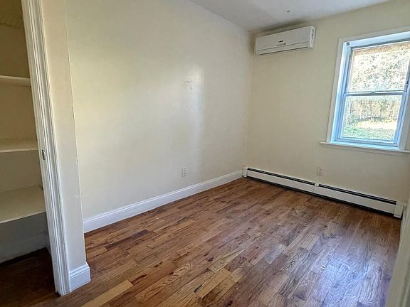 4th image of 965 E 226th St APT 1