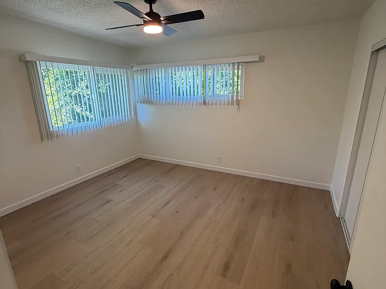 2733 Montrose Ave #5 — Photo 15