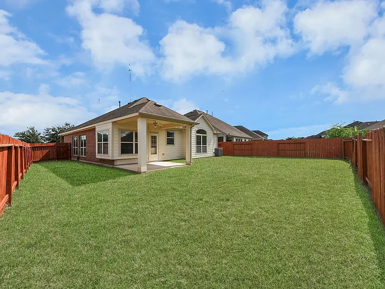 1902 Argos Dr — Photo 9