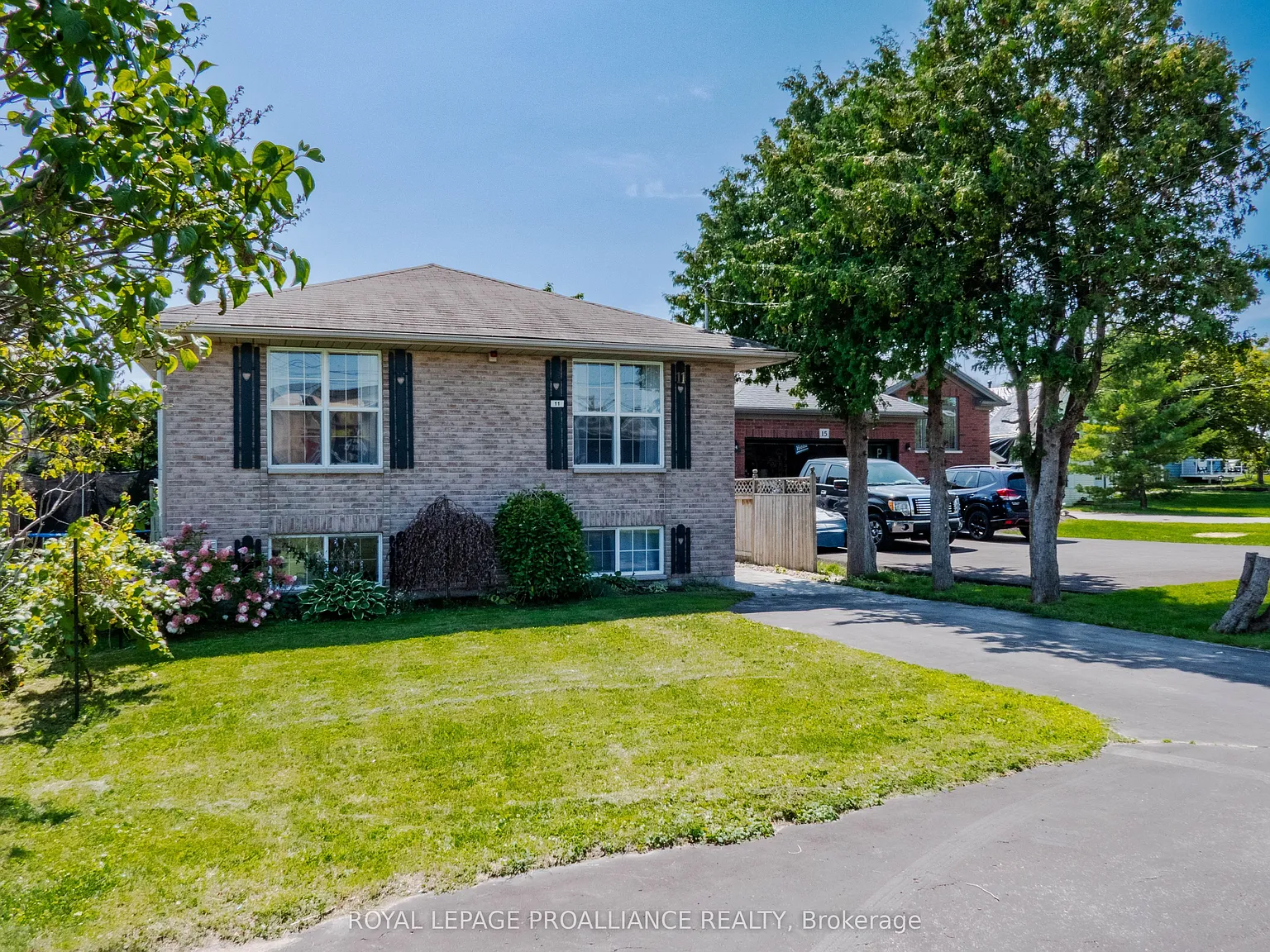 3 bed, $2,700 — Photo 2
