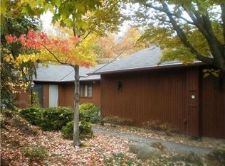 18274 Glencreek Ln, Strongsville, OH 44136