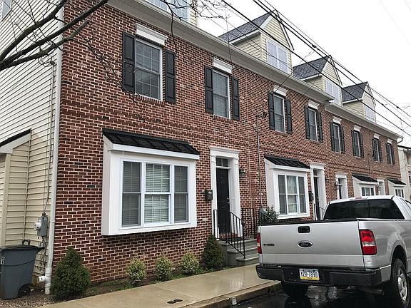 4 row homes - 377 is the 3rd one