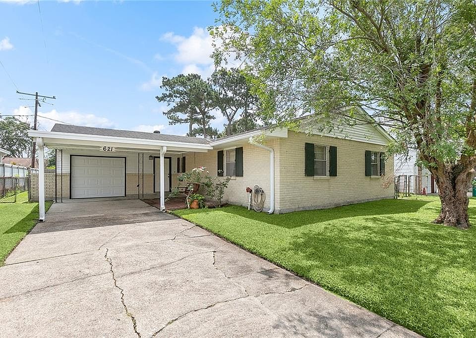 1st image of 621 W Niagara Cir