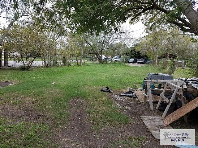 2nd image of 1155 Sandy Ln