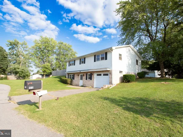 102 Clarindon Pl, Carlisle, PA 17013