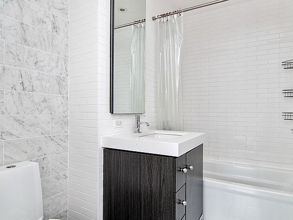 5th image of 416 W 52nd St #711