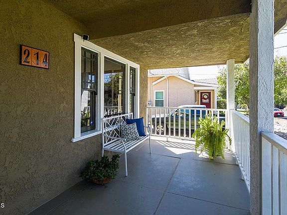 3rd image of 214 Valle Vista Ave