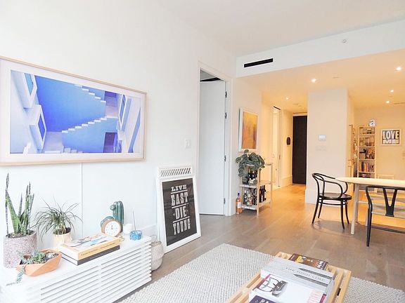 5th image of 429 Kent Ave #532