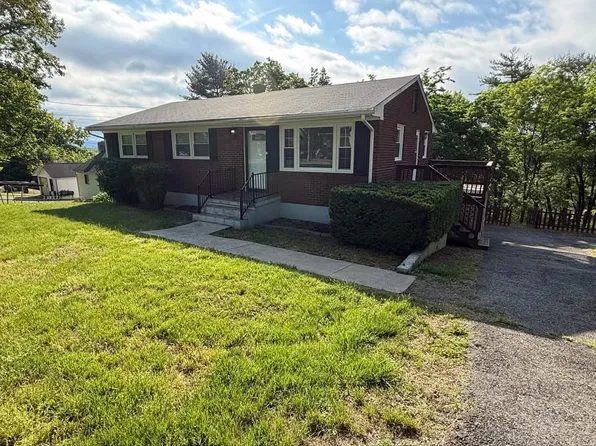 2638 Idlewild Blvd NE, Roanoke, VA 24012