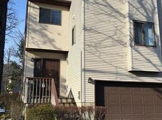 54 Chester Ln, Nanuet, NY 10954