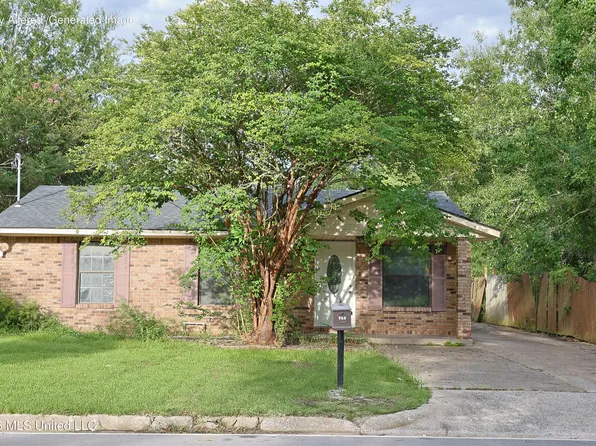 906 Belair St, Pascagoula, MS 39567