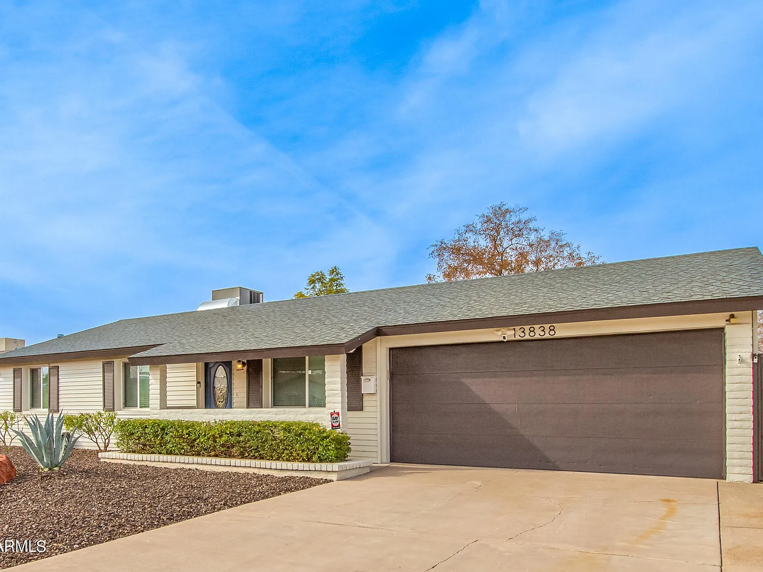 3 bed, 2.0 bath, 1710 sqft, $3,300 — Photo 3