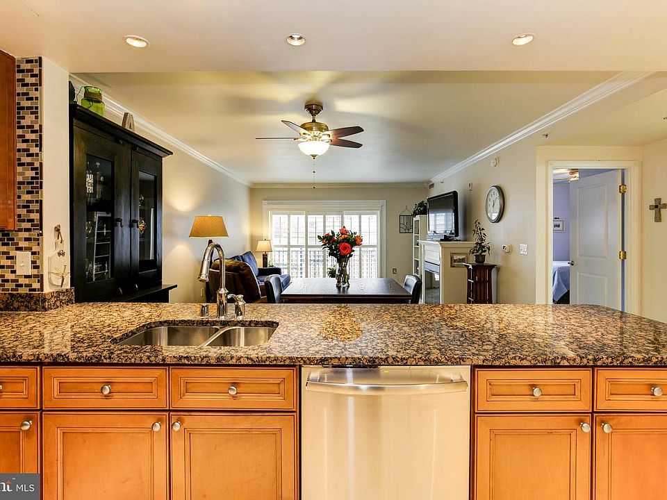 1st image of 5 Park Pl APT 320