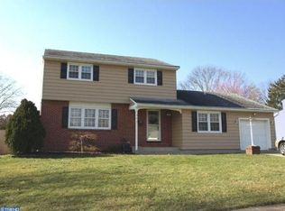 11 Yorkshire Rd, Hamilton, NJ 08610