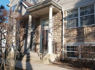 872 S Insignia Ct, Palatine, IL 60067