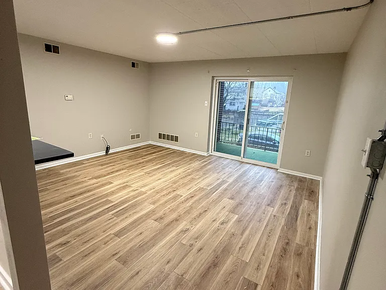 1141 Dohrman St #8 — Photo 7