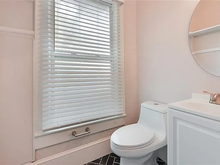 1286 Ralph David Abernathy Blvd SW — Photo 11