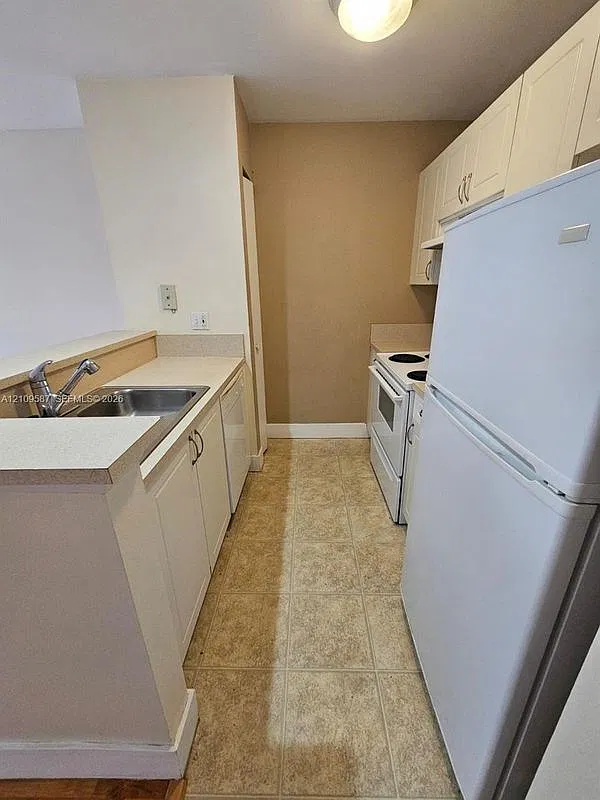 1 bed, 1.0 bath, 545 sqft, $1,600 — Photo 2