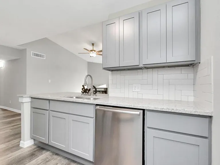 10101 S Gessner Rd #811 — Photo 7