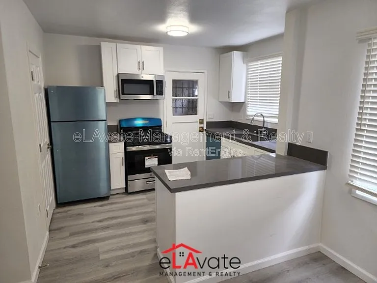 4122 Santa Rosalia Dr #B — Photo 1