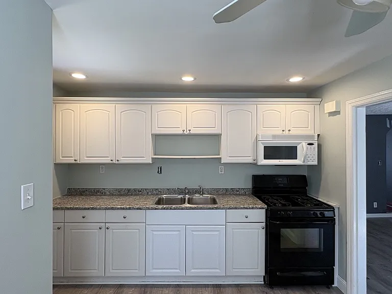 4309 Hegner Ave — Photo 4