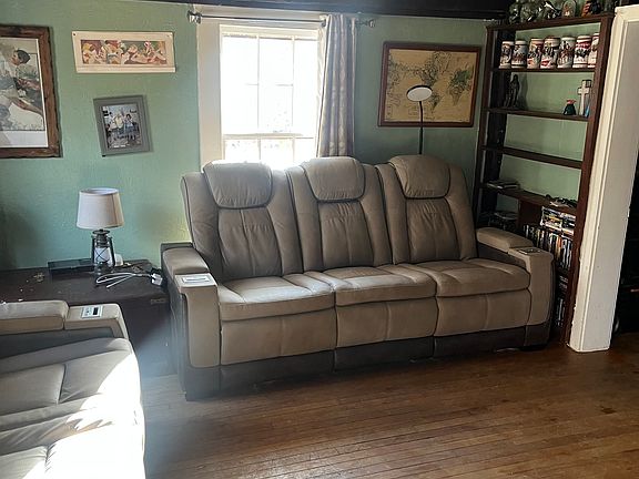 3rd image of 61 Sandy Hill Road