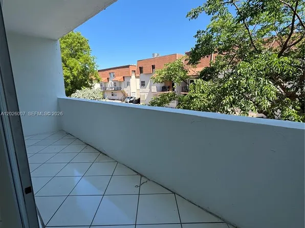 1555 W 44th Pl APT 244, Hialeah, FL 33012