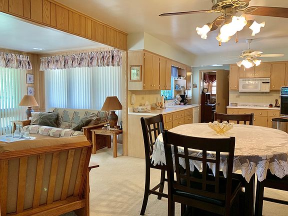 4th image of 425 Oleander Dr
