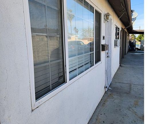 5th image of 142 E Avenue Q7
