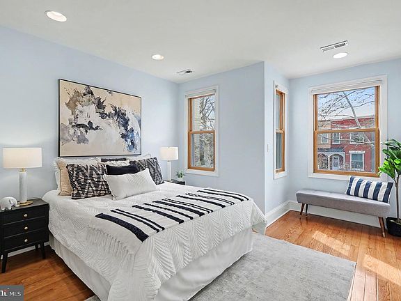 3rd image of 527 14th St NE