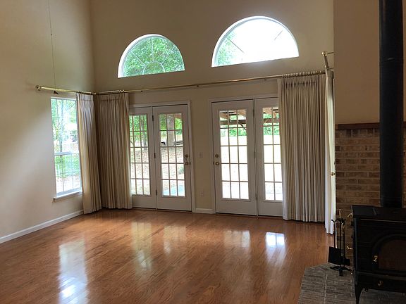 4th image of 6093 Redfield Cir