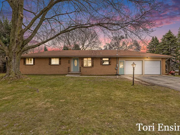 7957 Youngman Rd, Greenville, MI 48838