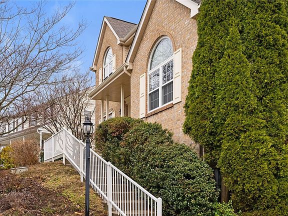 5th image of 508 Saint Phillips Ct