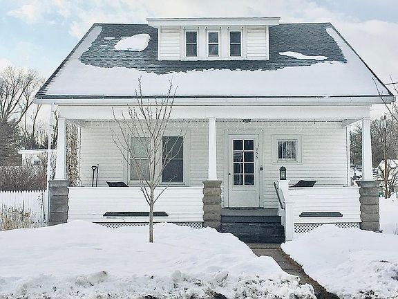 Vintage Arts & Craft Bungalow