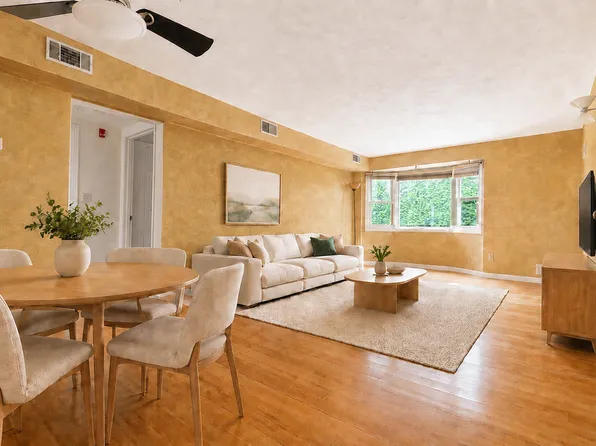 140 Quincy Ave Unit 16, Quincy, MA 02169