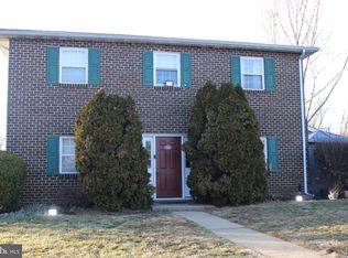 1362 Blue Jay Dr, Lancaster, PA 17601